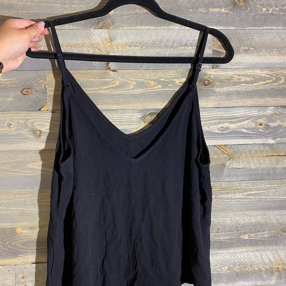 SHEIN flowy loose tank top - Picture 2 of 3